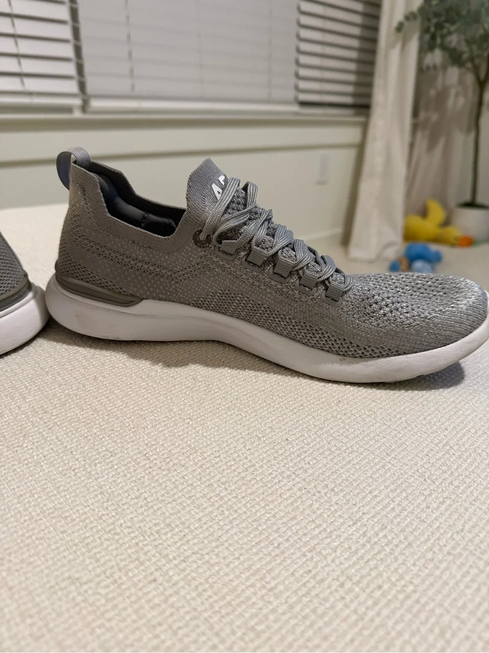 APL Techloom Breeze Sneakers - Silver/ Gray